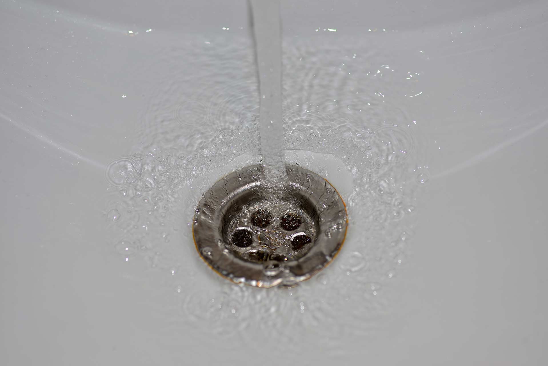 A2B Drains provides services to unblock blocked sinks and drains for properties in South Croydon.